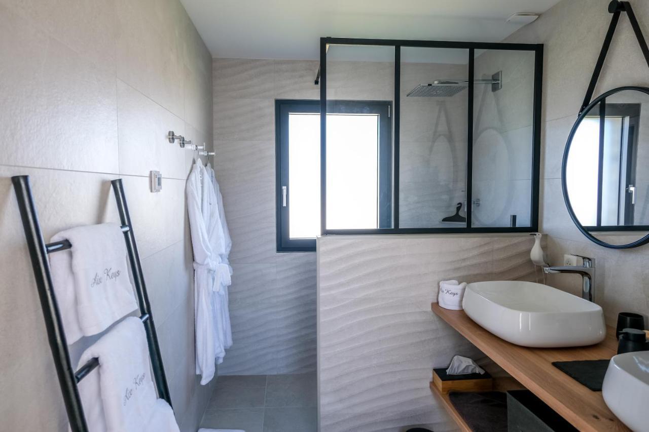 Suites By Aix Keys Avec Jacuzzi Privatif 5 Min Des Plages Fouras Saint-Laurent-de-la-Prée Exterior photo