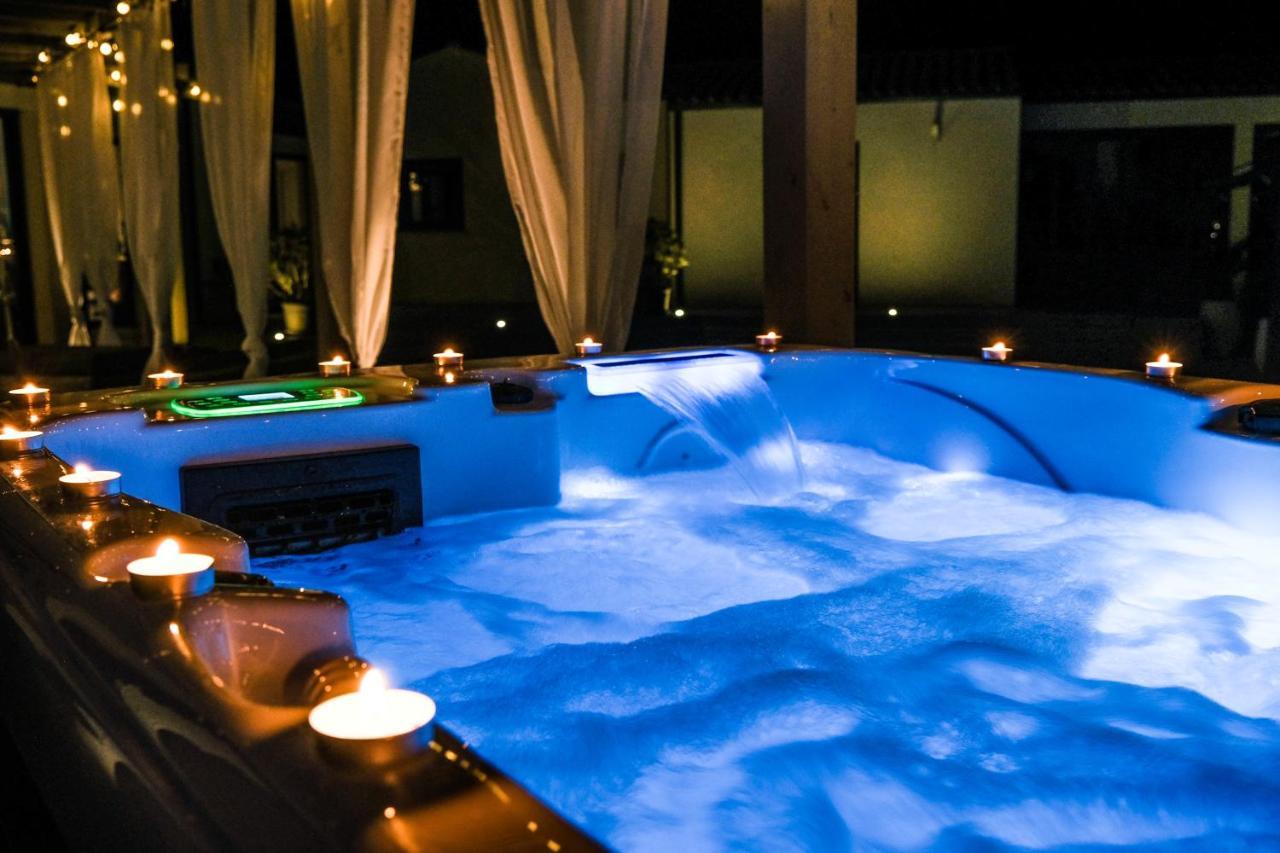 Suites By Aix Keys Avec Jacuzzi Privatif 5 Min Des Plages Fouras Saint-Laurent-de-la-Prée Exterior photo