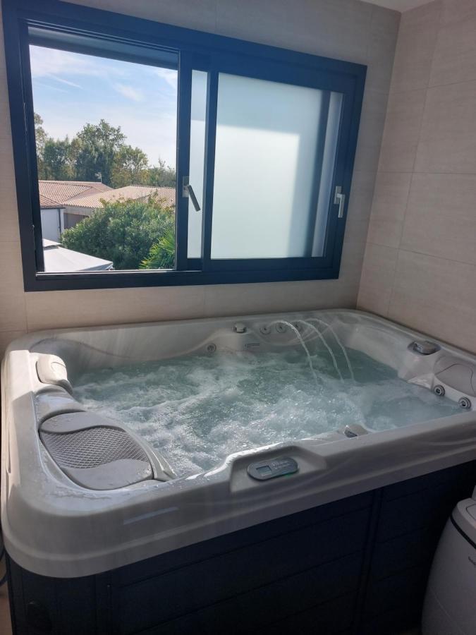 Suites By Aix Keys Avec Jacuzzi Privatif 5 Min Des Plages Fouras Saint-Laurent-de-la-Prée Exterior photo
