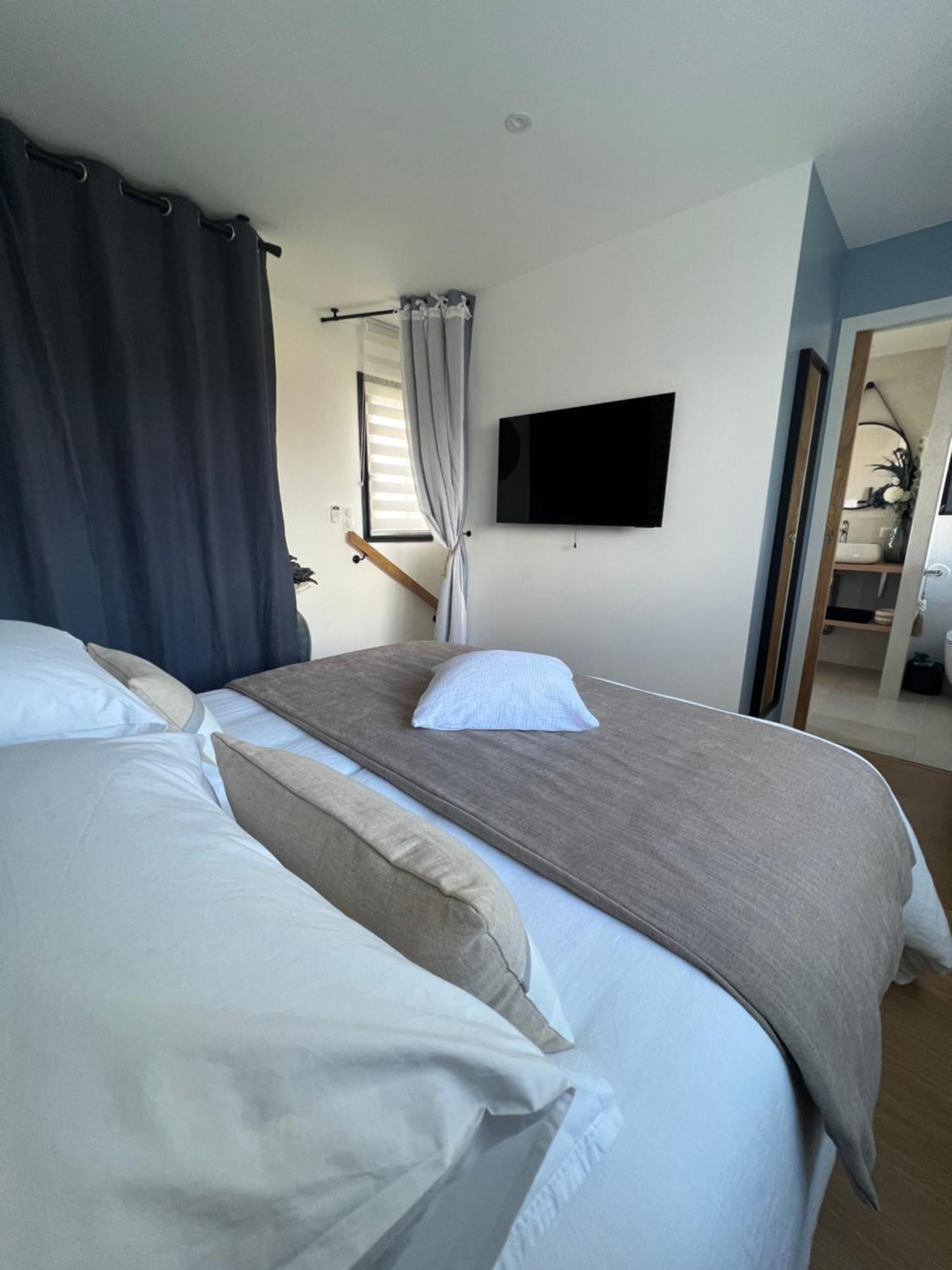 Suites By Aix Keys Avec Jacuzzi Privatif 5 Min Des Plages Fouras Saint-Laurent-de-la-Prée Exterior photo